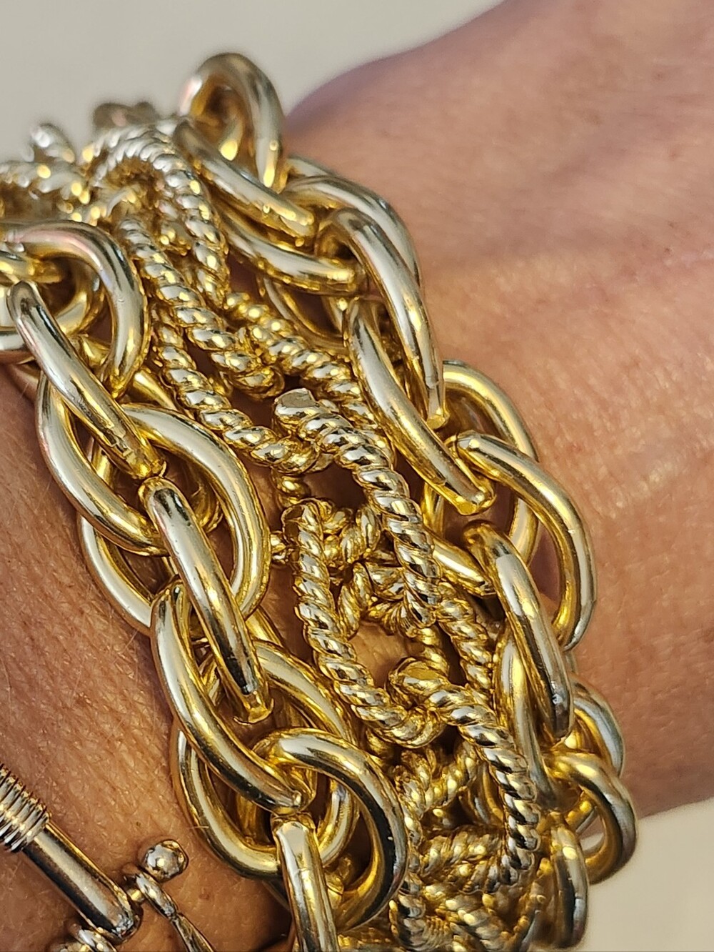 Stylish Chunky Gold Tone Multi-Chain Bracelet